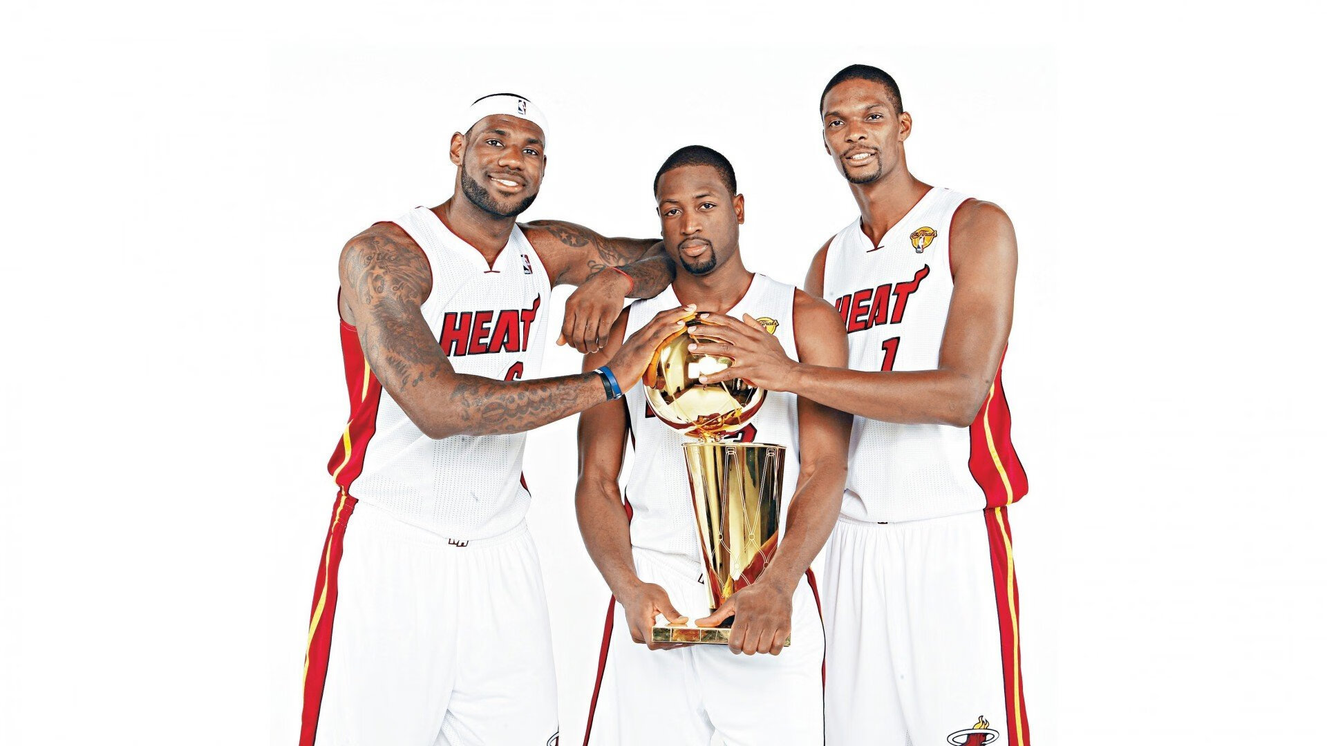 未来对决:那些潜力无限的年轻锋线!,未来对比