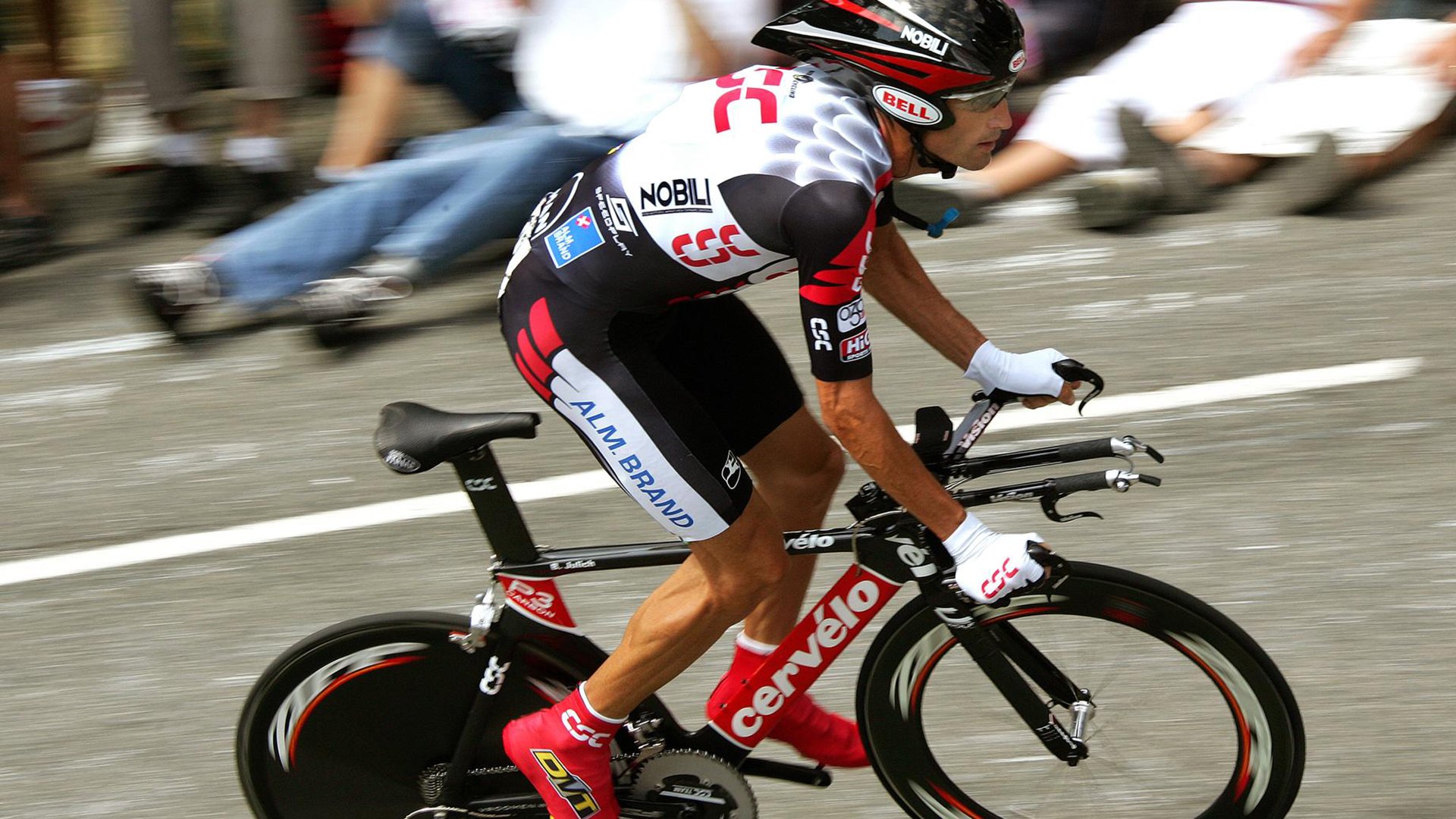 世界杯期间出现多起暖心场景，媒体汇总报道，世界杯的话题